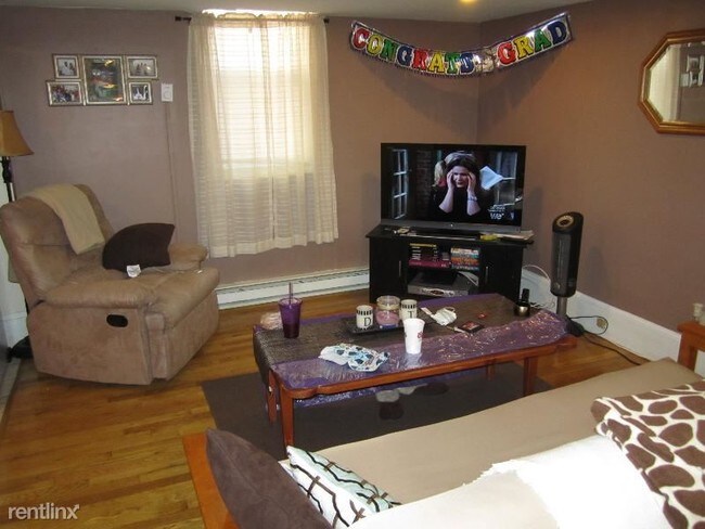 Building Photo - 1 br, 1 bath  - 108 Allston St # C