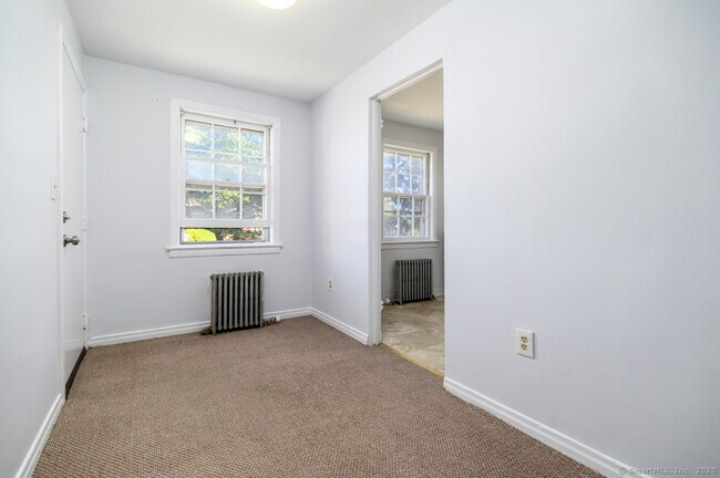 Building Photo - 29G Clarmore Dr