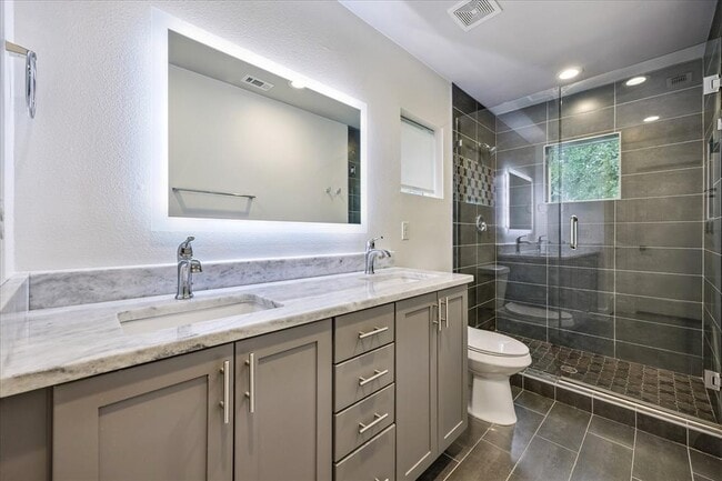 Building Photo - 1224 Eleanor St