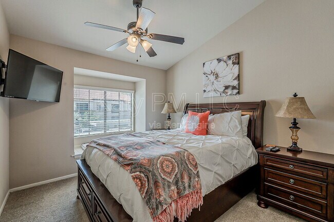 Building Photo - 9707 E Mountain View Rd