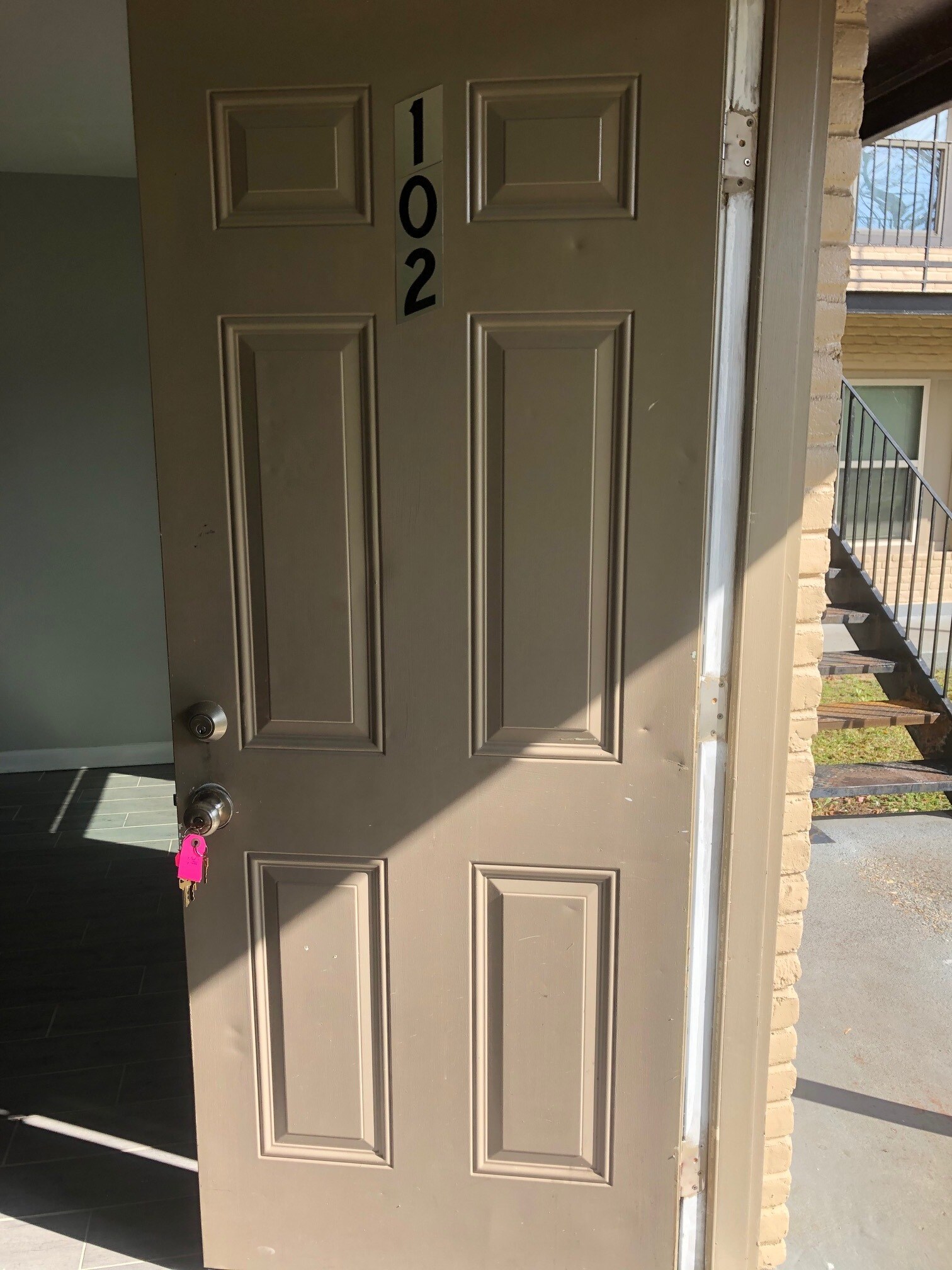 Building Photo - 312 N Chestnut St