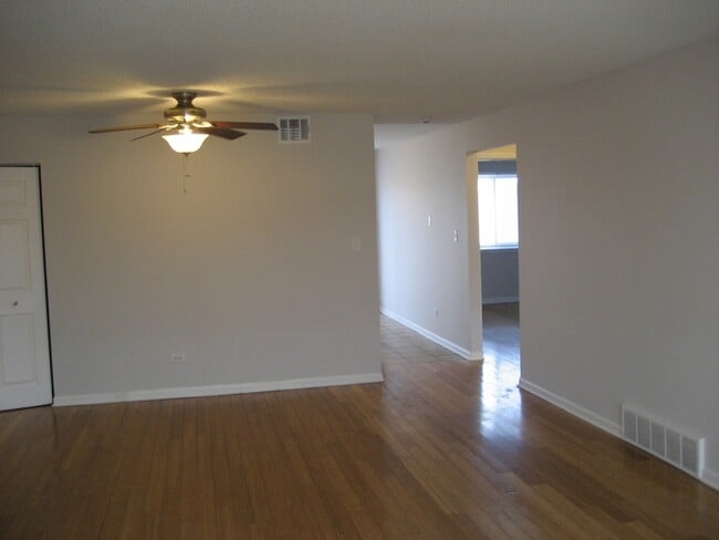 Building Photo - 1424 Carol Ct