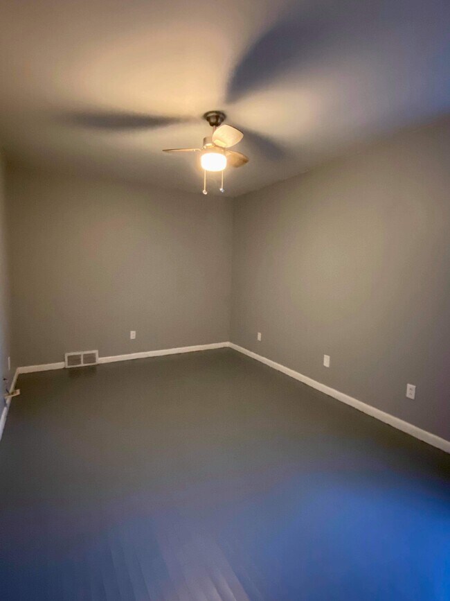 Bed 2 - 1105 Sundown St