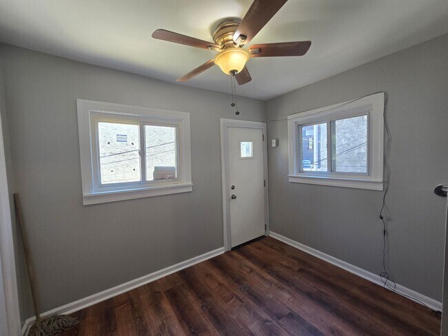 Building Photo - 2435 N 25th St