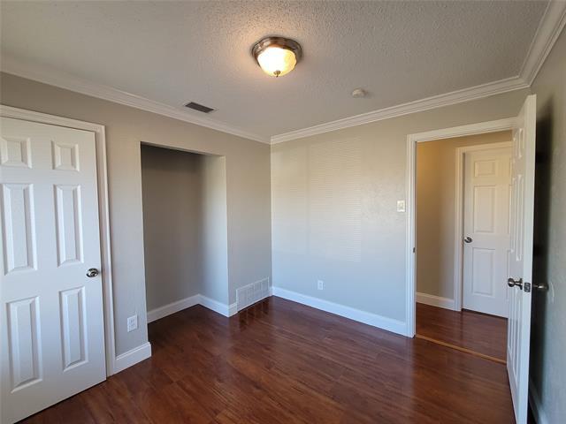 Building Photo - 3516 Wildwood Cir