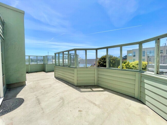 Building Photo - Bright and Airy 2 Bedroom Penthouse in the...