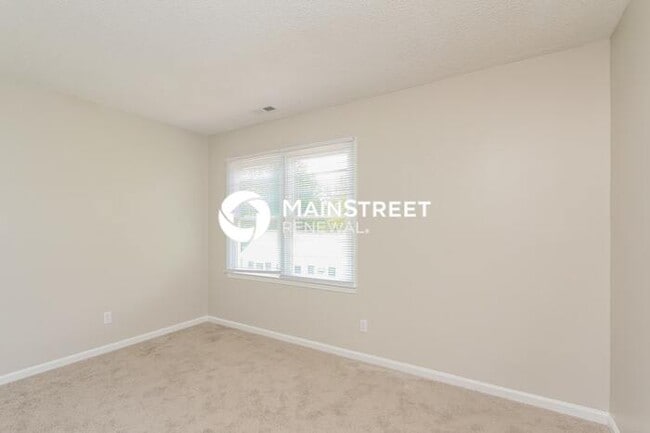 Building Photo - 3 Bedroom Pet-Friendly Home in CHARLOTTE, NC with Main Street Renewal