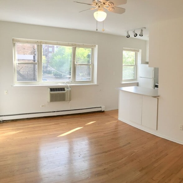 Interior Photo - Hollywood Beach