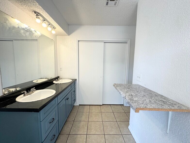 Building Photo - 339 NW 119th St