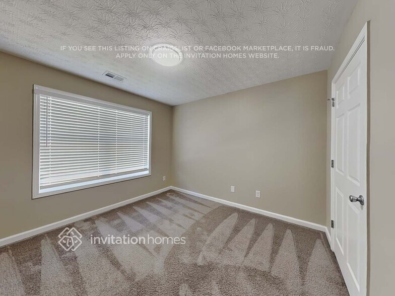 Building Photo - 110 Parkway Dr