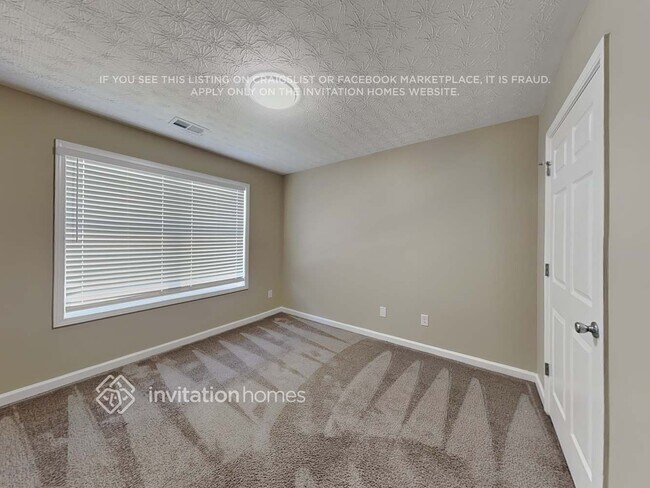 Building Photo - 110 Parkway Dr