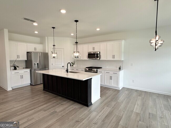 Building Photo - 207 Foxhill Dr