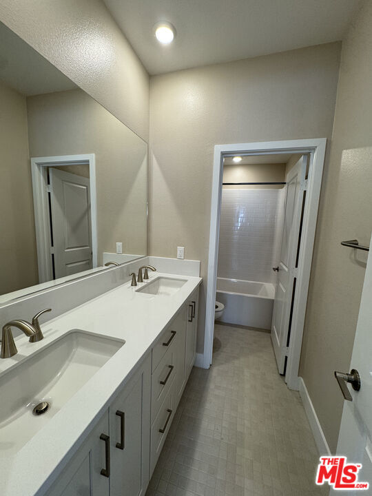 Building Photo - 406 Clipper