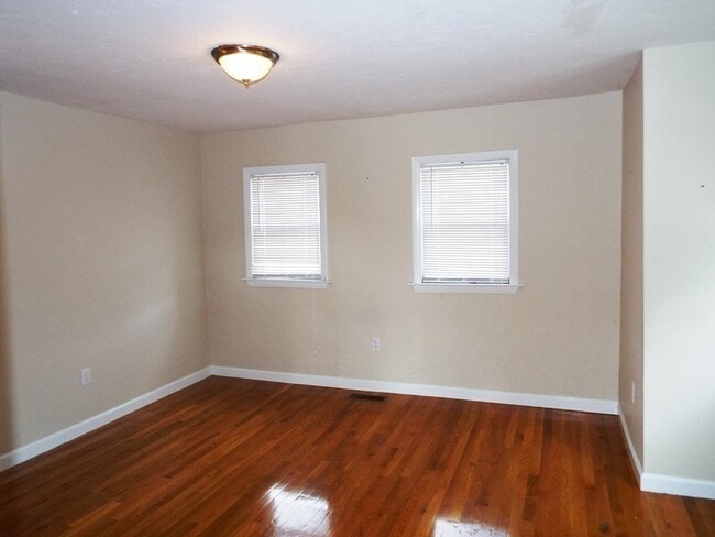 Building Photo - 60 Alpine Pl