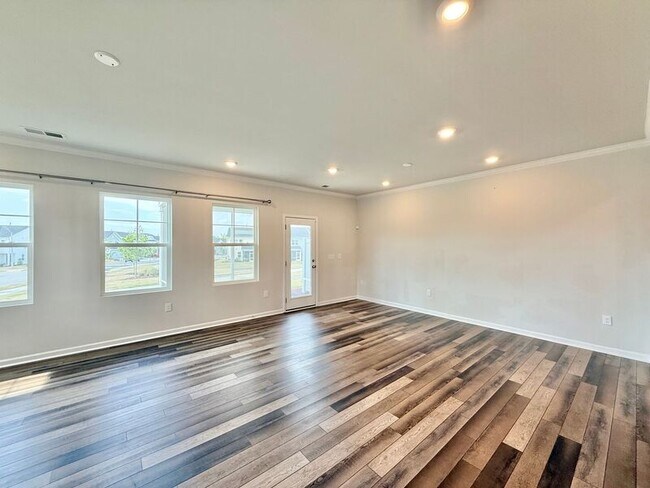 Building Photo - 5003 Tura St