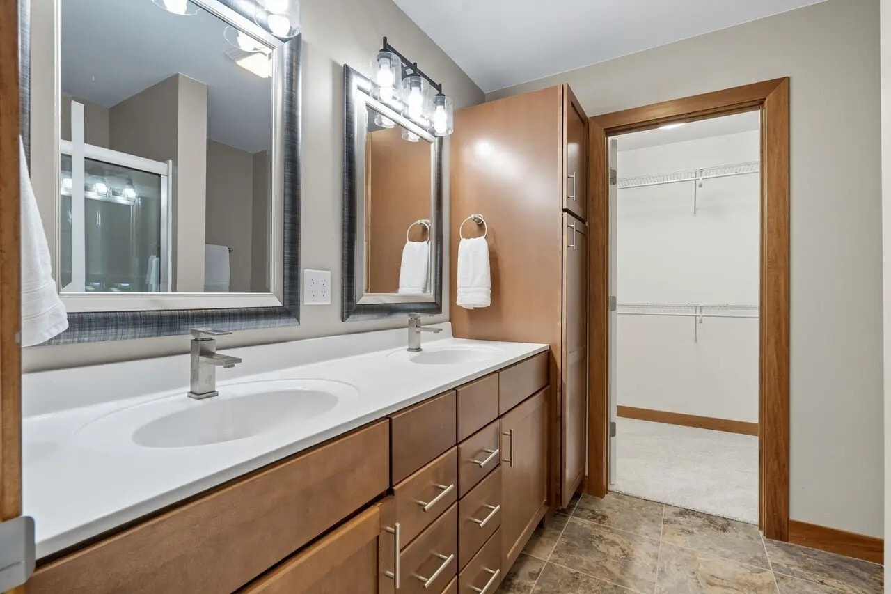 Building Photo - 1255 Dodge Street Ct