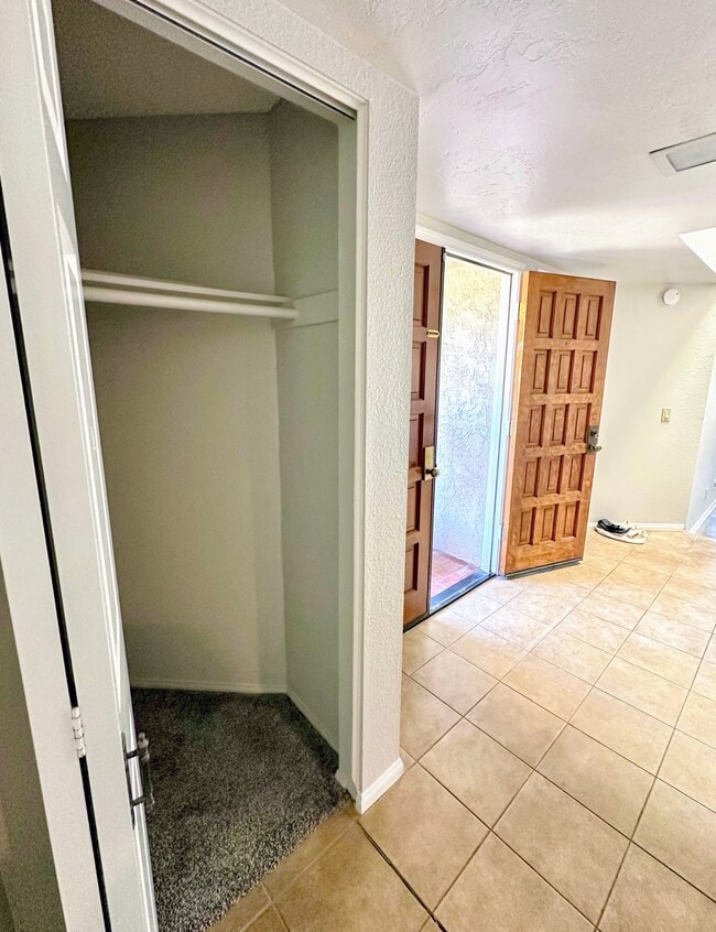 Building Photo - 15880 Avenida Villaha