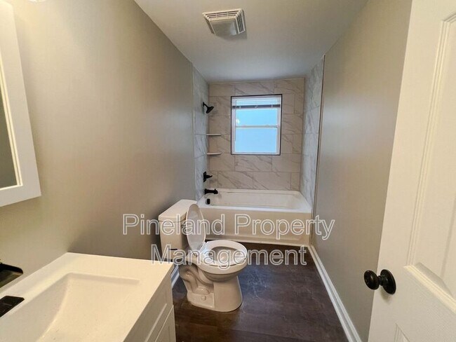 Building Photo - 2155 Goins Dr