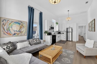 Building Photo - 3324 S Saratoga St