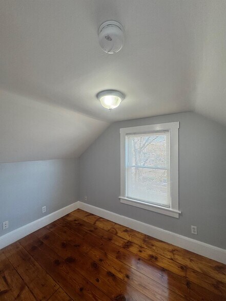 Building Photo - 516R Somerville Ave