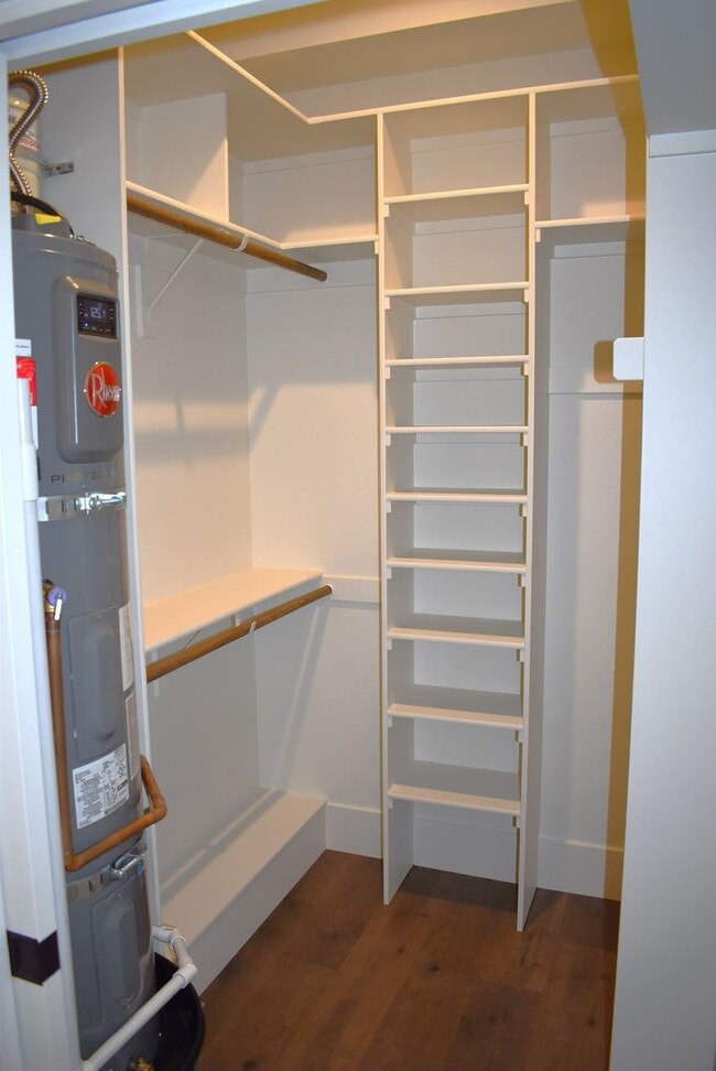 Building Photo - Brand new ADU unit!