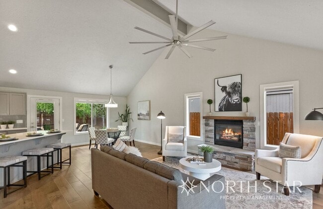Building Photo - Modern and Spacious 3 bed/2 bath