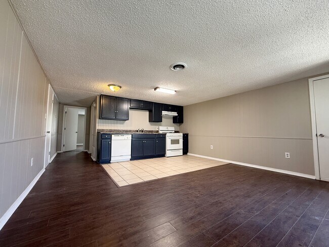Building Photo - 137 Pearce Dr