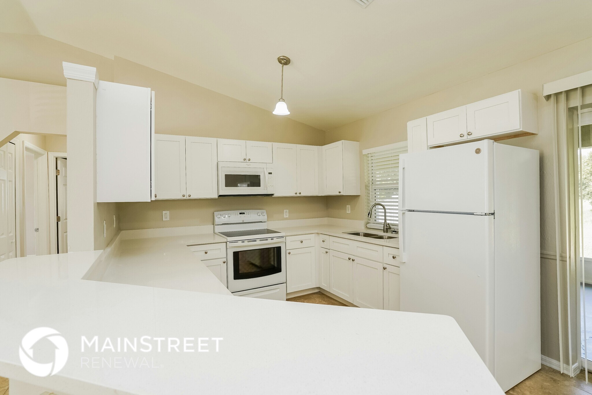 Building Photo - 820 SW 11th Ct
