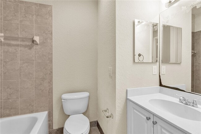 Building Photo - 9943 E Villa Cir