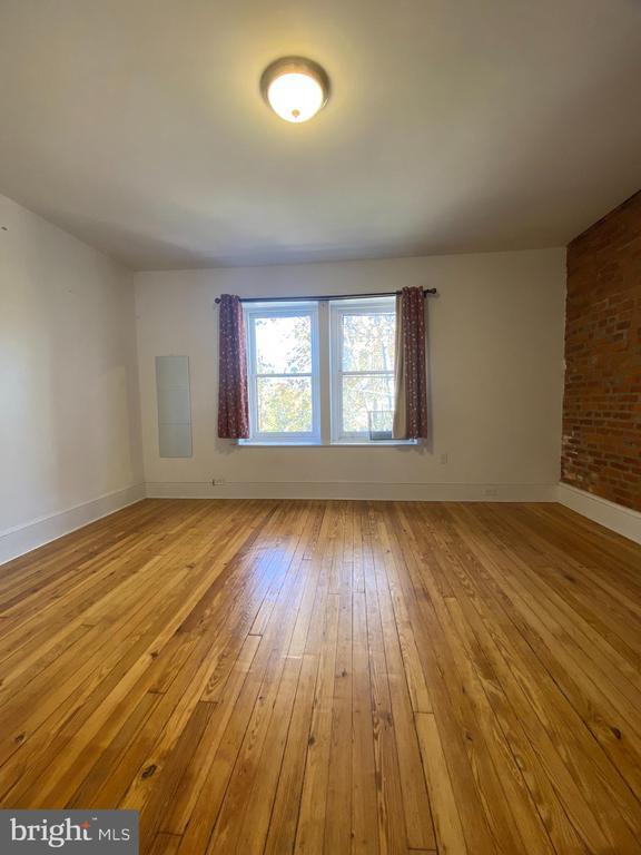 Building Photo - 416 S 45th St