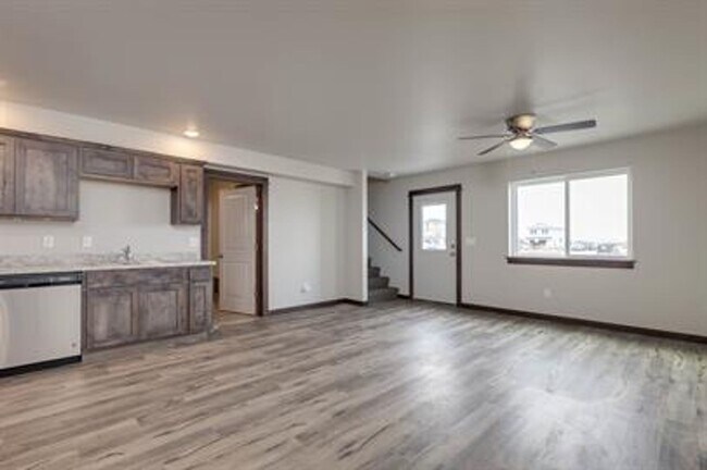 Building Photo - 1307 Westwood Cir