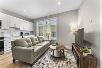 Building Photo - 394 McGrath Hwy