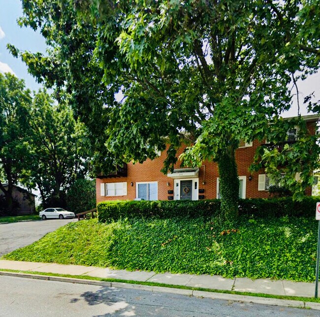 Building Photo - 848 N 16th St