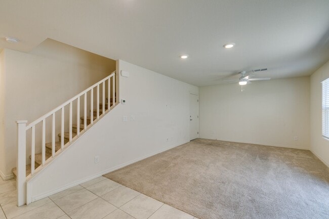 Building Photo - GORGEOUS TOWNHOME*UPGRADED*ALL APPLIANCES*...