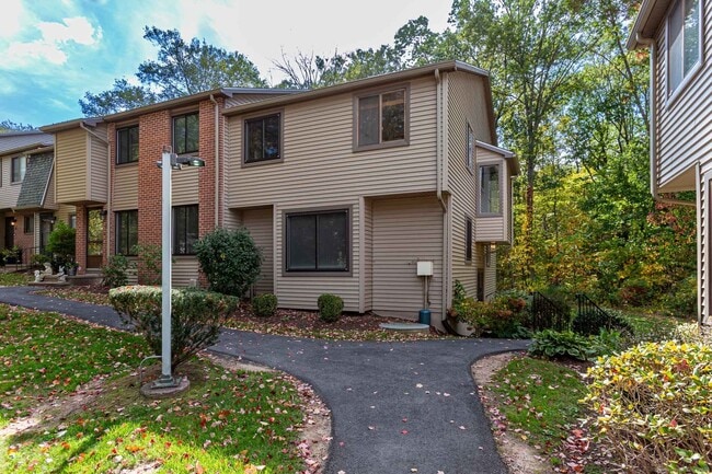 Building Photo - 38 Conestoga Way