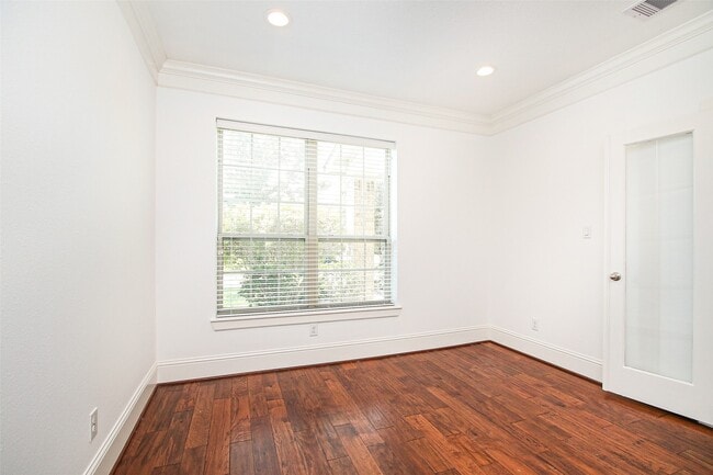 Building Photo - 8127 Caroline Ridge Dr