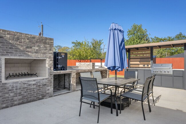 Building Photo - 1611 Armistead St