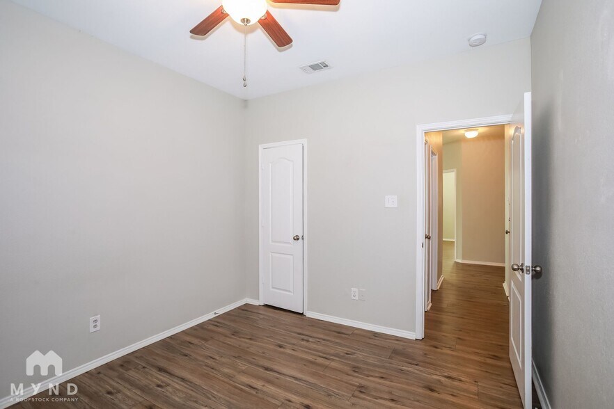 Building Photo - 1619 Kawati Way