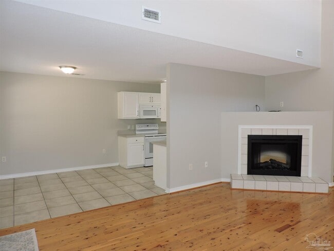 Building Photo - 6298 Cottage Woods Dr