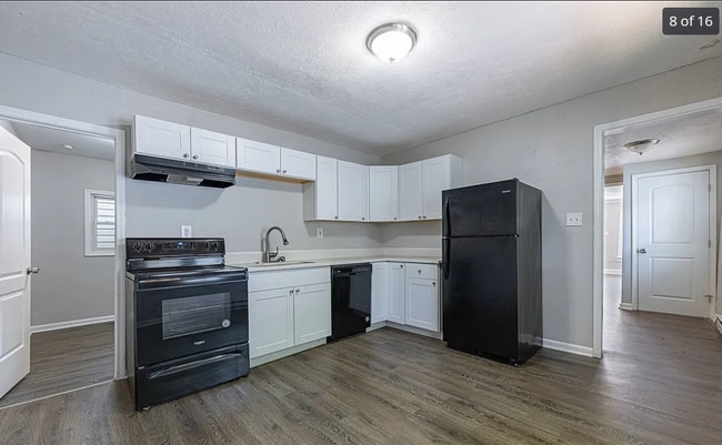 Building Photo - 50 N Main St