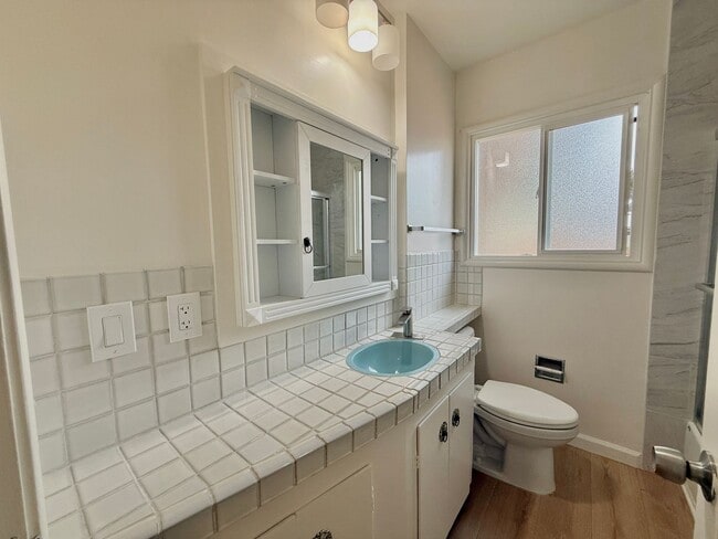 Building Photo - Updated El Cerrito Home with New Kitchen Appliances, Private Deck & Great Walkability