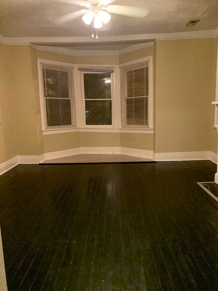 Building Photo - 421 E Anderson St