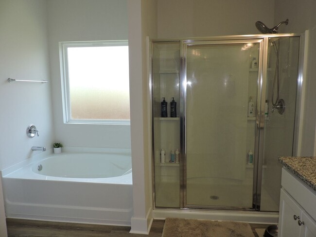 Building Photo - Easy access to shopping, interstate & Navy...