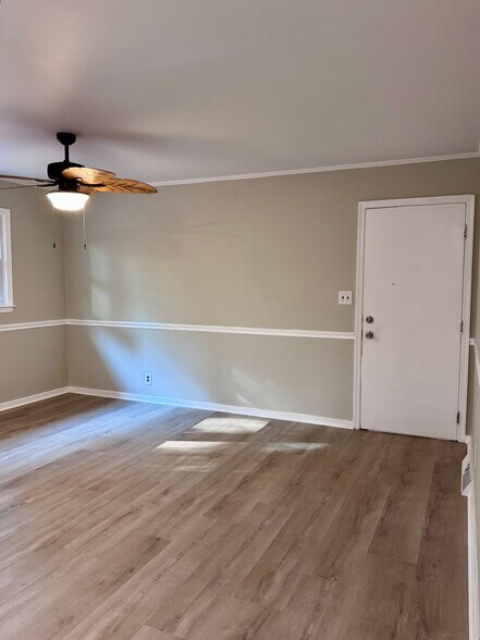 Building Photo - 4205 Greenhaven Ln