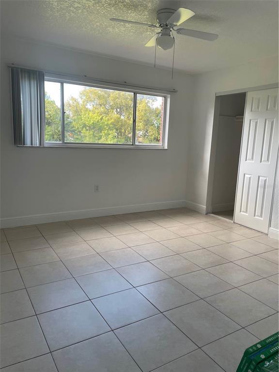 Building Photo - 797 W Lancaster Rd