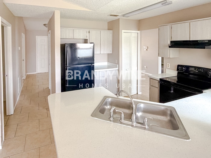 Building Photo - 7108 Steffie Ln