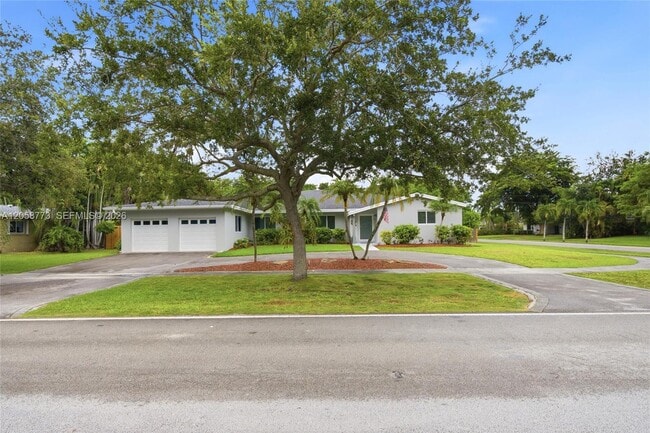 Building Photo - 15845 SW 87th Ave