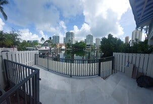 Building Photo - 255 Poinciana Island Dr