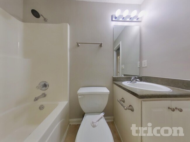 Building Photo - 2269 Charleston Pointe SE