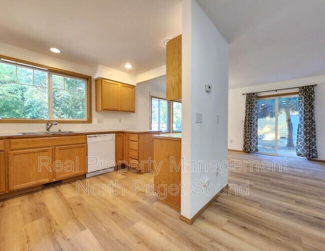 Building Photo - 6624 206th Pl NE